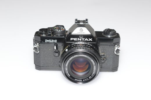 K&auml;ytetty Pentax MX + Pentax 50/1.7