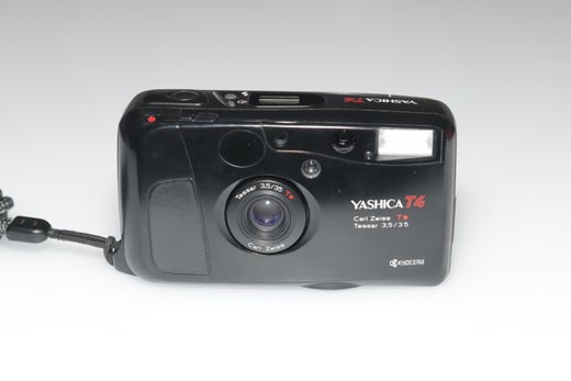 K&auml;ytetty Yashica T4