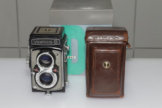 K&auml;ytetty Yashica D